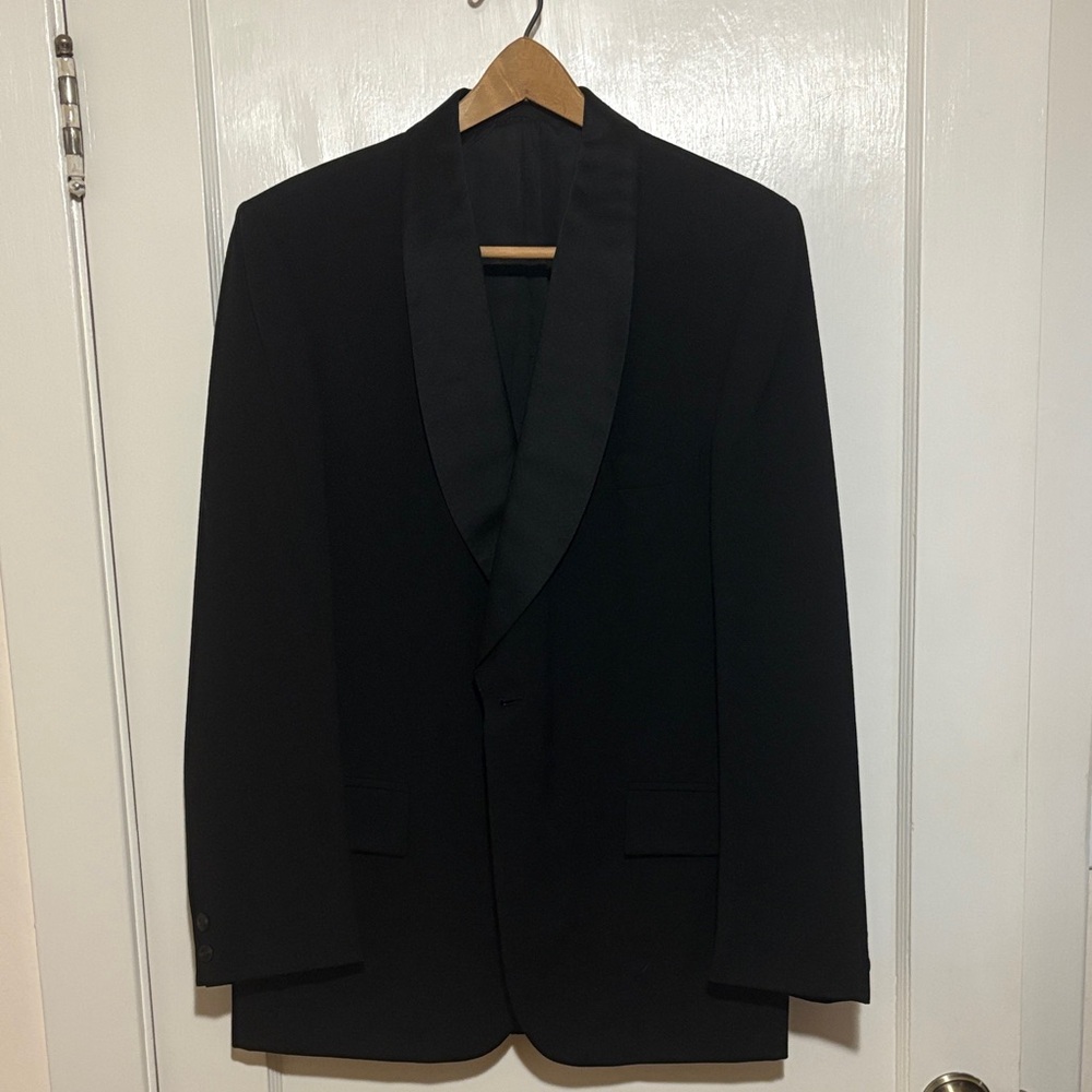 Men's Tuxedo Jacket Classic Tailored Black Tie Formal Events Satin Lapels